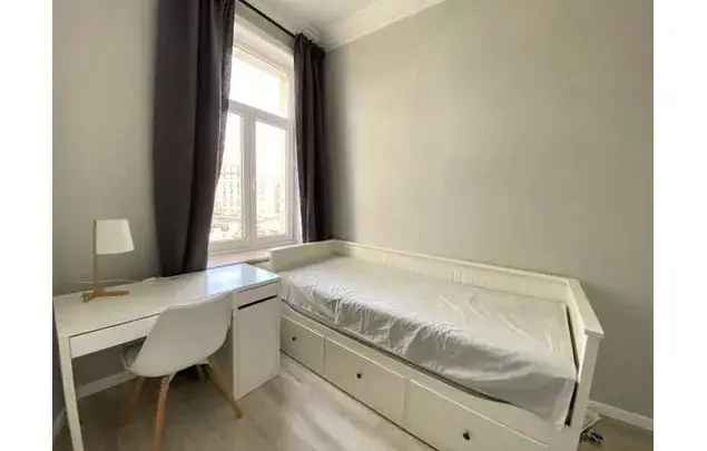 Kamer van 90 m² in Brussel - Appartement met 4 slaapkamers