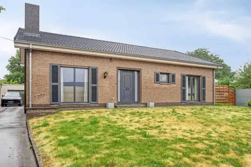 Huis te huur Lovendegem: Ruime gezinswoning met tuin en garage
