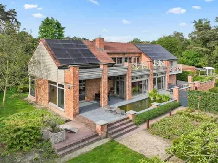 Villa Te Koop: Luxe villa met wellness en grote tuin