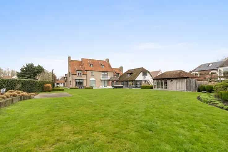Huis Te Koop Knokke: Prachtige Villa met Zwembad en Wellness