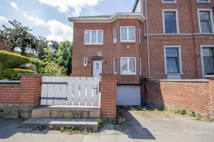 Huis te Koop 3 Slaapkamers Kelder Garage Alarm
