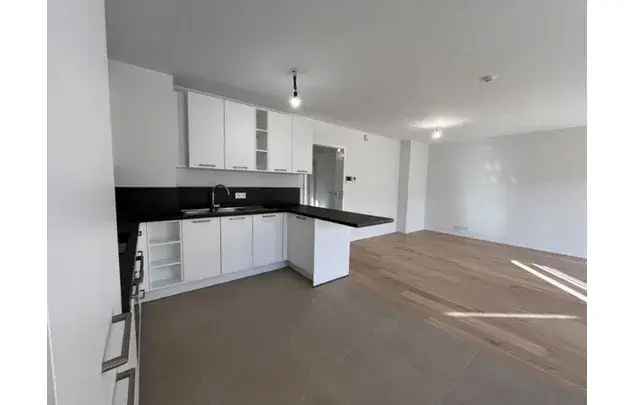 Huur 2 slaapkamer appartement van 100 m² in Namur