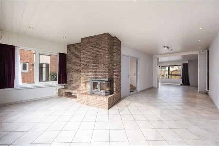 Huis Te Koop Schilde: 3 slaapkamers, 219m², tuin, zonnepanelen