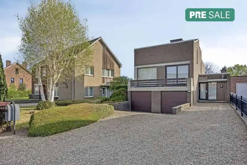 Huis te huur Maaseik Centrum Ruime woning 3 slaapkamers