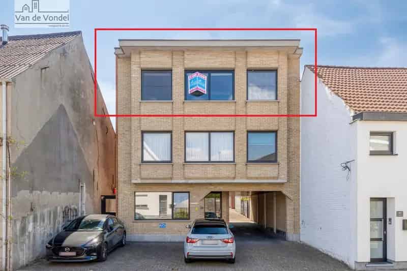Appartement te koop Erembodegem: Lichtrijk en gerenoveerd