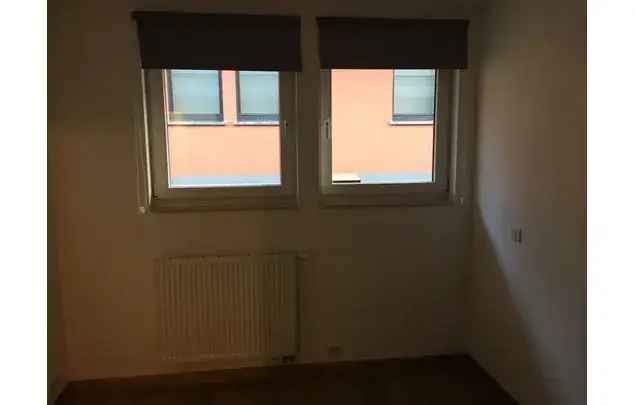 Huur 2 slaapkamer appartement van 90 m² in Namur