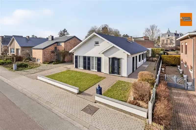 Villa te koop 3 slaapkamers garage tuin assistentiewoning