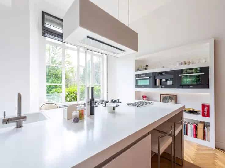 Huis Te Koop Ukkel: Ruime Driegevelwoning 300m²