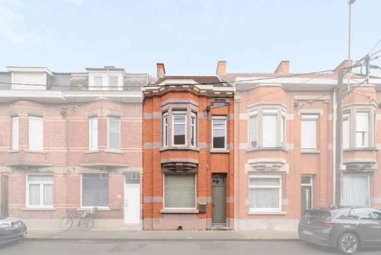 Te koop gerenoveerde burgerwoning in Roeselare met stadstuin