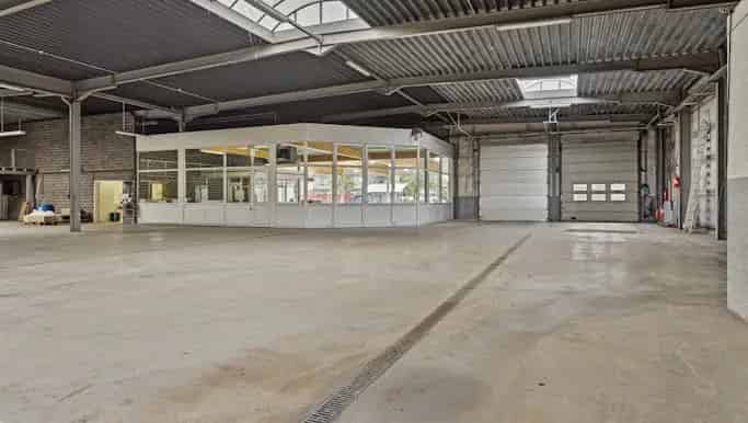 Handelspand met Magazijn te Huur Tielt