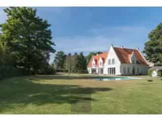 Villa te koop Nieuwpoort 7 slaapkamers zwembad grote tuin