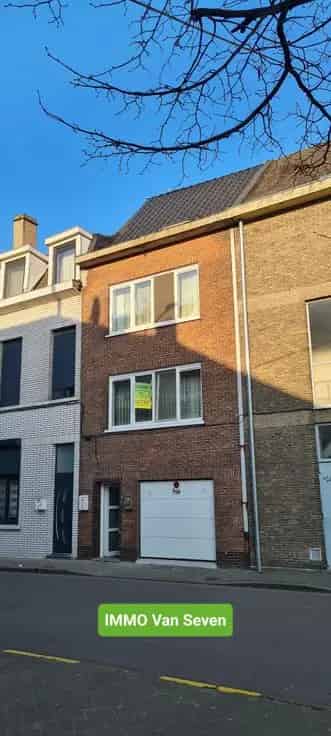 Huis Te Koop Ruime Woning Met Potentiële Mogelijkheden