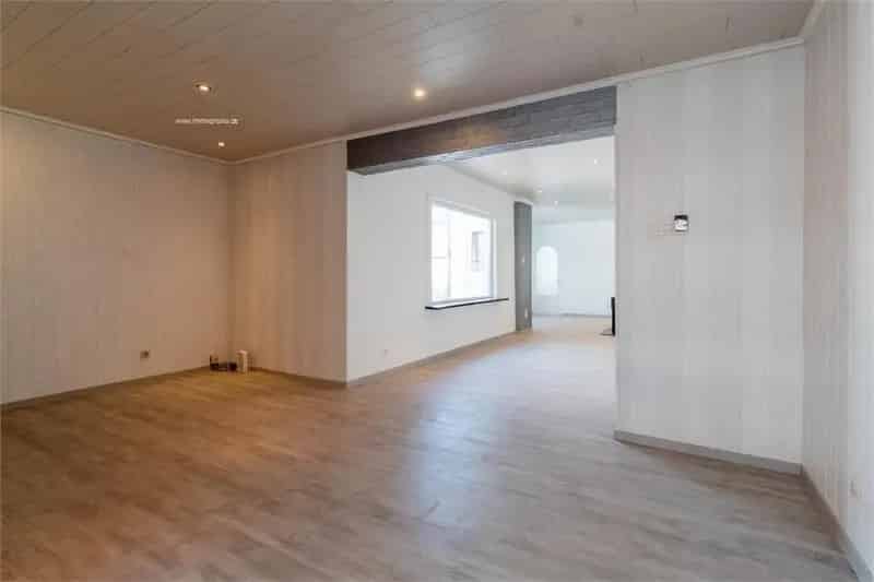 Huis te koop Wetteren: 2 slaapkamers, zuidgerichte koer en garage