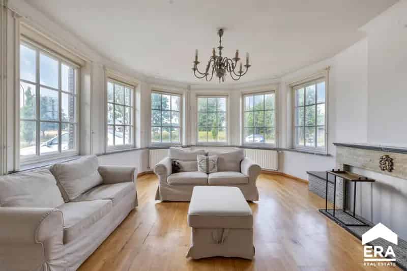Huis te huur 5 slaapkamers 675m2 Vernieuwde keuken