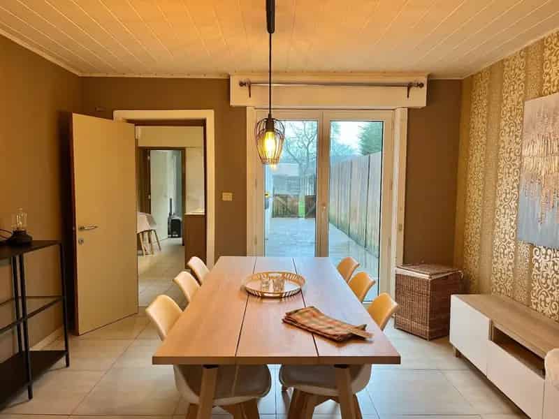 Hoekwoning 3 slaapkamers centraal gelegen