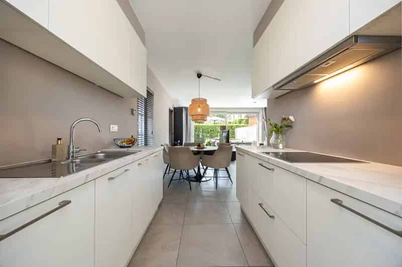 Te Huur Weelde: Energiezuinige 4 Slaapkamers Carport