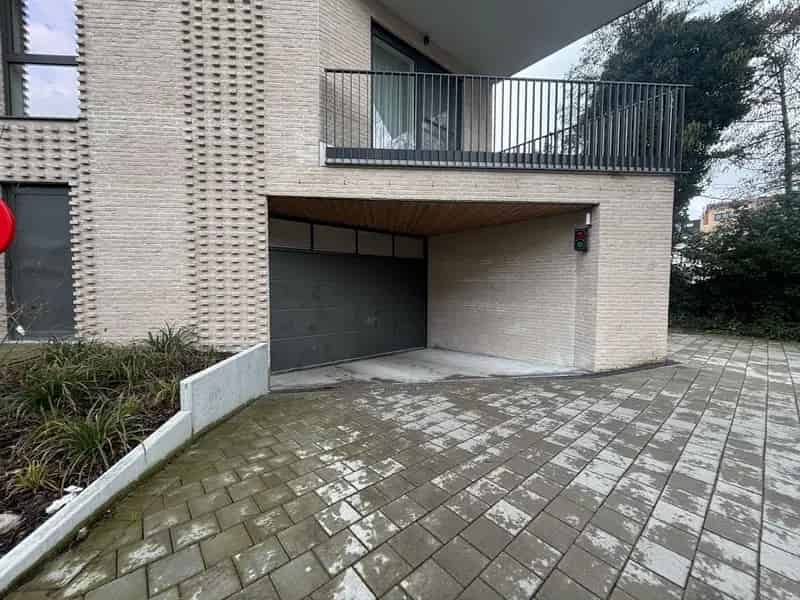 Garage en Staanplaatsen te Koop Neder-over-Heembeek