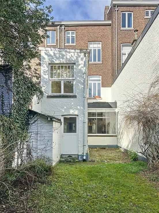 Herenhuis Te Koop: 295m² Elegant Stadshuis Nabij Station