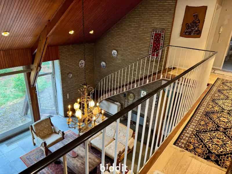 Karaktervolle woning te renoveren Linkeroever grote tuin
