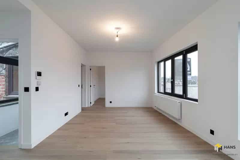 Gerenoveerd Appartement 70m2 Edegem 2 slaapkamers 2 terrassen