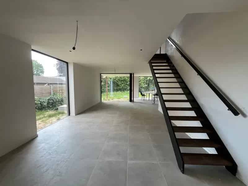 Moderne Halfopen Bebouwing Baaigem