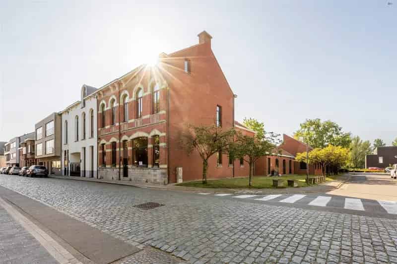 Stijlvolle Villa met Bijgebouw 1784m²