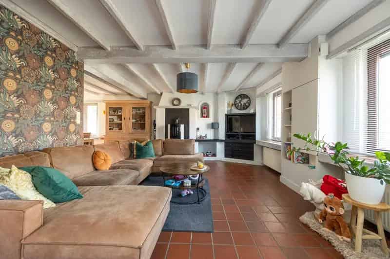 Gezinswoning 4 slaapkamers 622m2