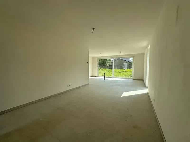 Ruime Halfopen Woningen te Serskamp
