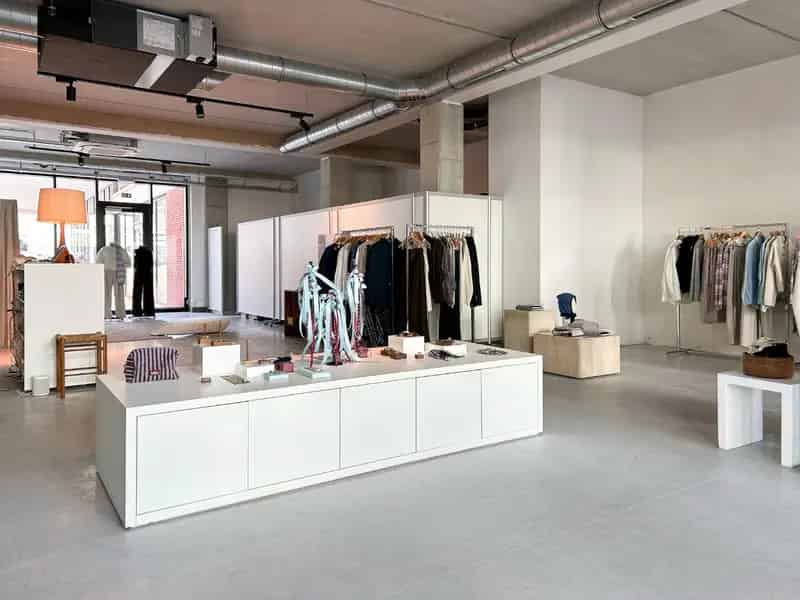Winkelruimte te huur Oever 153m²