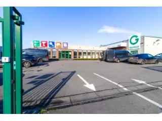 Handelspand te Huur Wavre 750m² Showroom Burelen E411