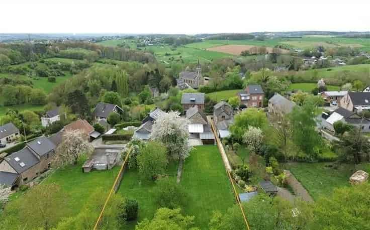 Huis Te Koop in Vezin: Twee Woningen, Grote Tuin