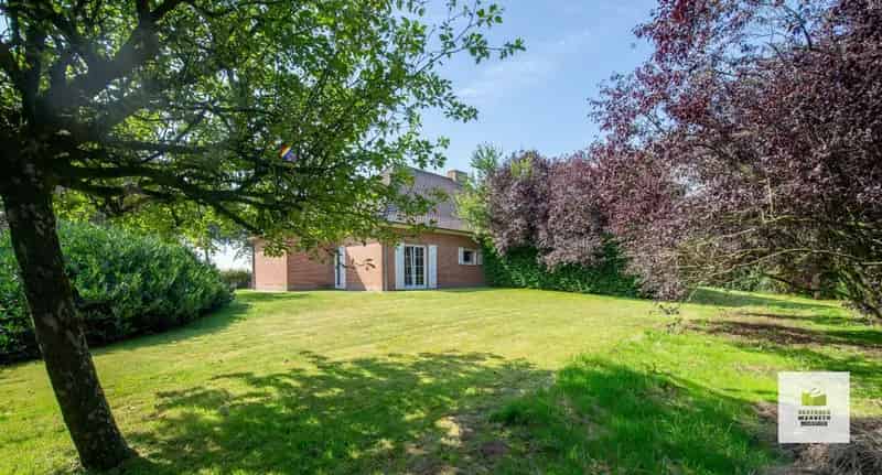 Huis te huur: Landelijke villa met 3 slaapkamers en loodsvergunning