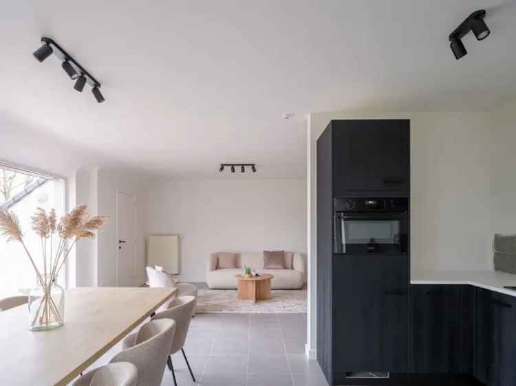 Te huur modern appartement met garage in Laarne dichtbij Kalken