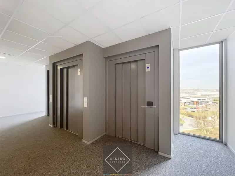 Kantoorruimte te huur Ieper - Moderne ruimte met faciliteiten