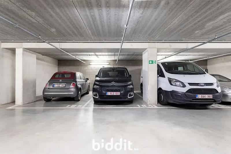 1 Slaapkamer Appartement met Autostaanplaats te Huur
