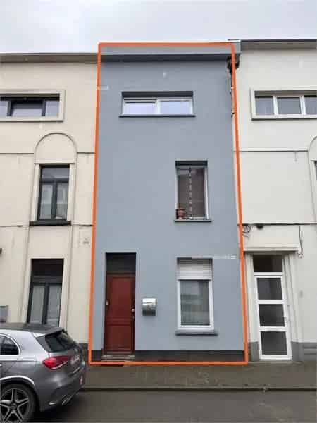 Huis te huur Gent: 2 slaapkamers, opgefriste woning