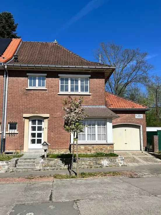 Te Koop: 2 Slaapkamers Huis Woluwe-Saint-Lambert Tuin Garage