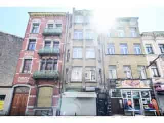 Huis Gemengd Gebruik te Koop Molenbeek 8 Appartementen