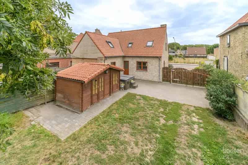De Panne 5 Slaapkamers 2 Badkamers Grote Tuin