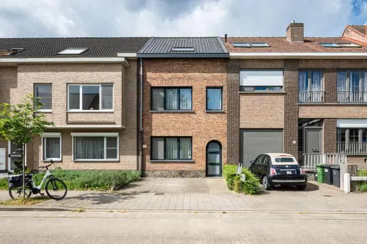 Huis Te Koop Gentbrugge: Instapklare woning met tuin en garage