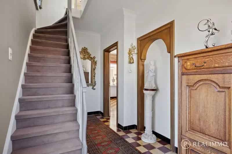 Gunstig Gelegen Ruime Woning 626m²