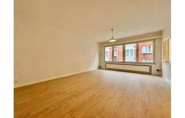 Huur 2 slaapkamer appartement van 70 m² in Schaerbeek - Schaarbeek