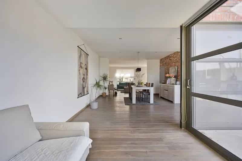 Huis te koop: gerenoveerde woning met 3 slaapkamers en laadpaal