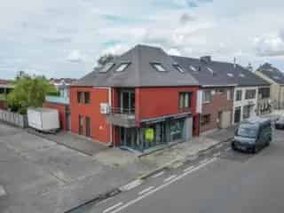 Kantoor te koop Eeklo - Handelspand met Duplex Appartement en Garages