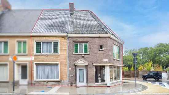 Handelswoning met 5 slaapkamers, tuin en ruime garage