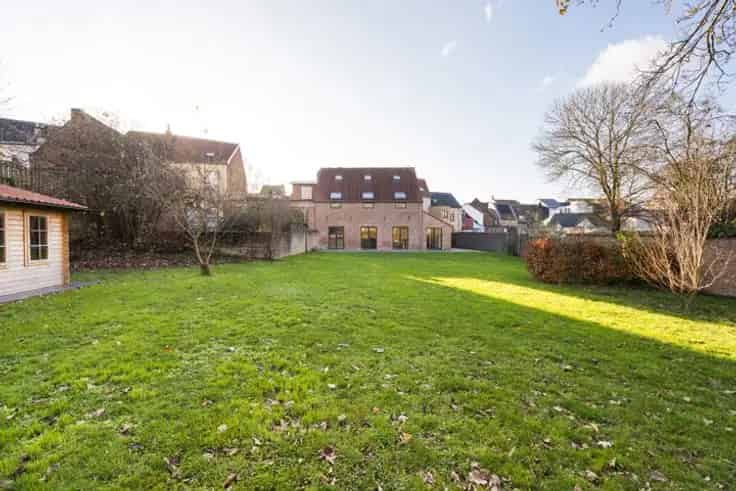 Huis te Koop Waver: 6 Slaapkamers 3 Badkamers Grote Tuin