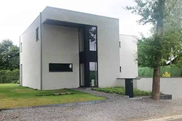 Moderne 4 Slaapkamers Huis te Koop Dorne