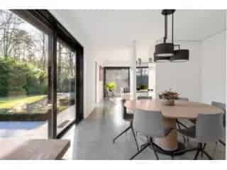 Villa te koop Brasschaat Ruime villa met zwembad
