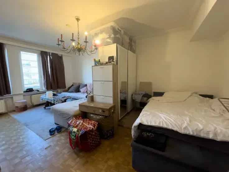 Studio te Koop Koekelberg Nabij Winkels en Openbaar Vervoer