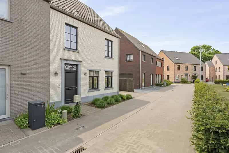Pastorijwoning te huur 4 slaapkamers Roeselare